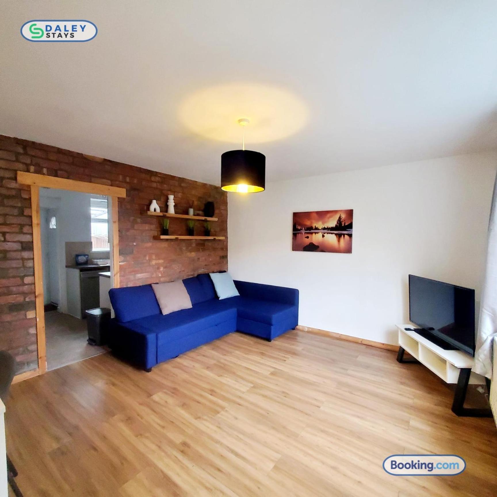 Apartment Lovely 3 Bedroom In -sleep 7 *