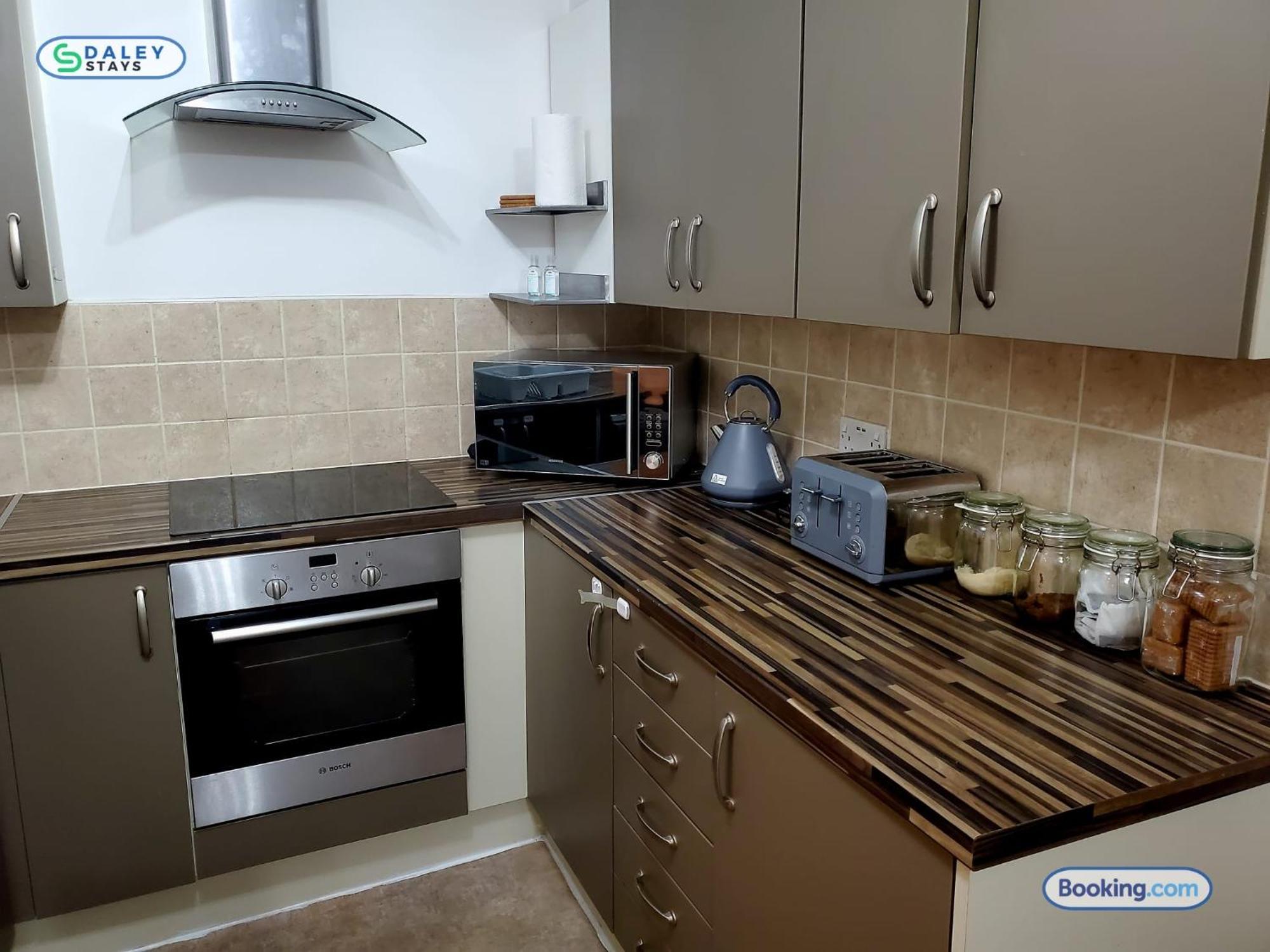 Lovely 3 Bedroom In -sleep 7 Apartment Manchester