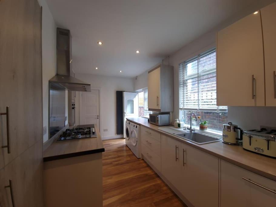 Gorgeous Edwardian Terrace In Old Trafford Vakantiehuis Manchester