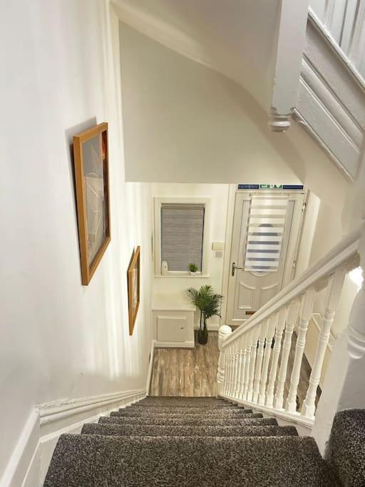 Lovely 5br In Manchester. Close To The Appartement *