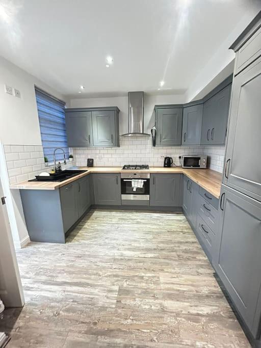 Appartement Lovely 5br In Manchester. Close To The