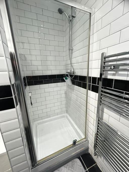 Lovely 5br In Manchester. Close To The
