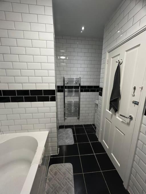 Lovely 5br In Manchester. Close To The