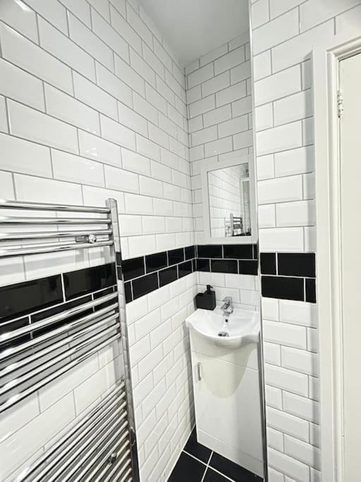 Lovely 5br In Manchester. Close To The Appartement *