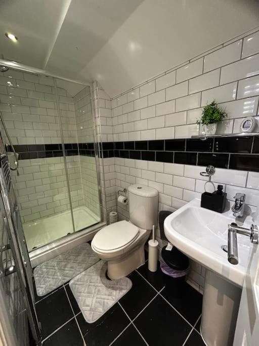 Lovely 5br In Manchester. Close To The * Manchester