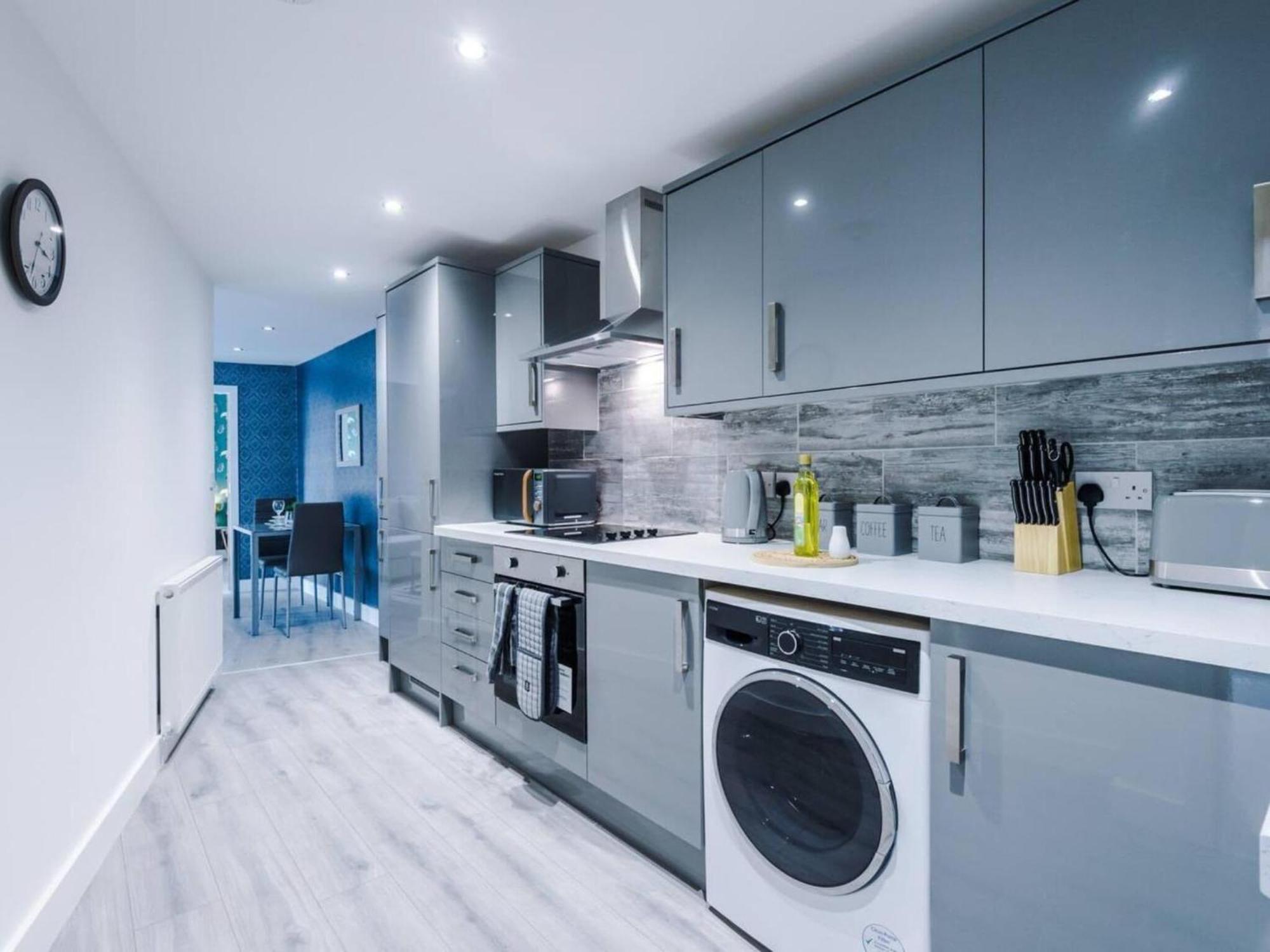 The Ecclesian Deluxe Near Trafford Centre Eccles Train Station Manchester