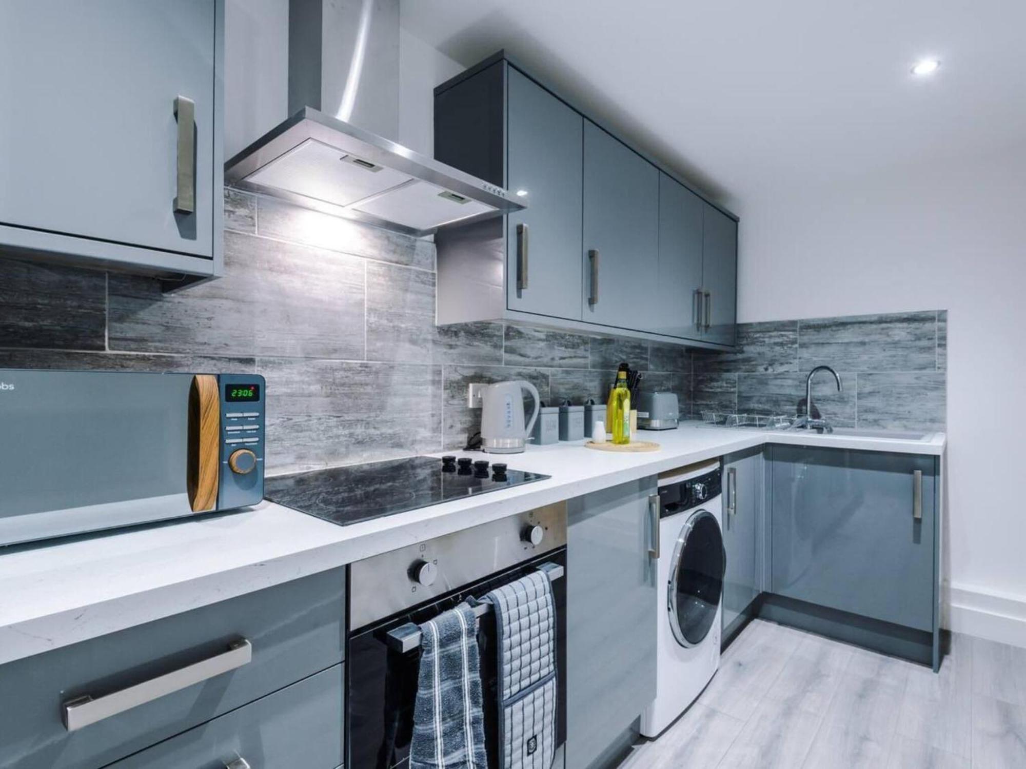 The Ecclesian Deluxe Near Trafford Centre Eccles Train Station Apartment