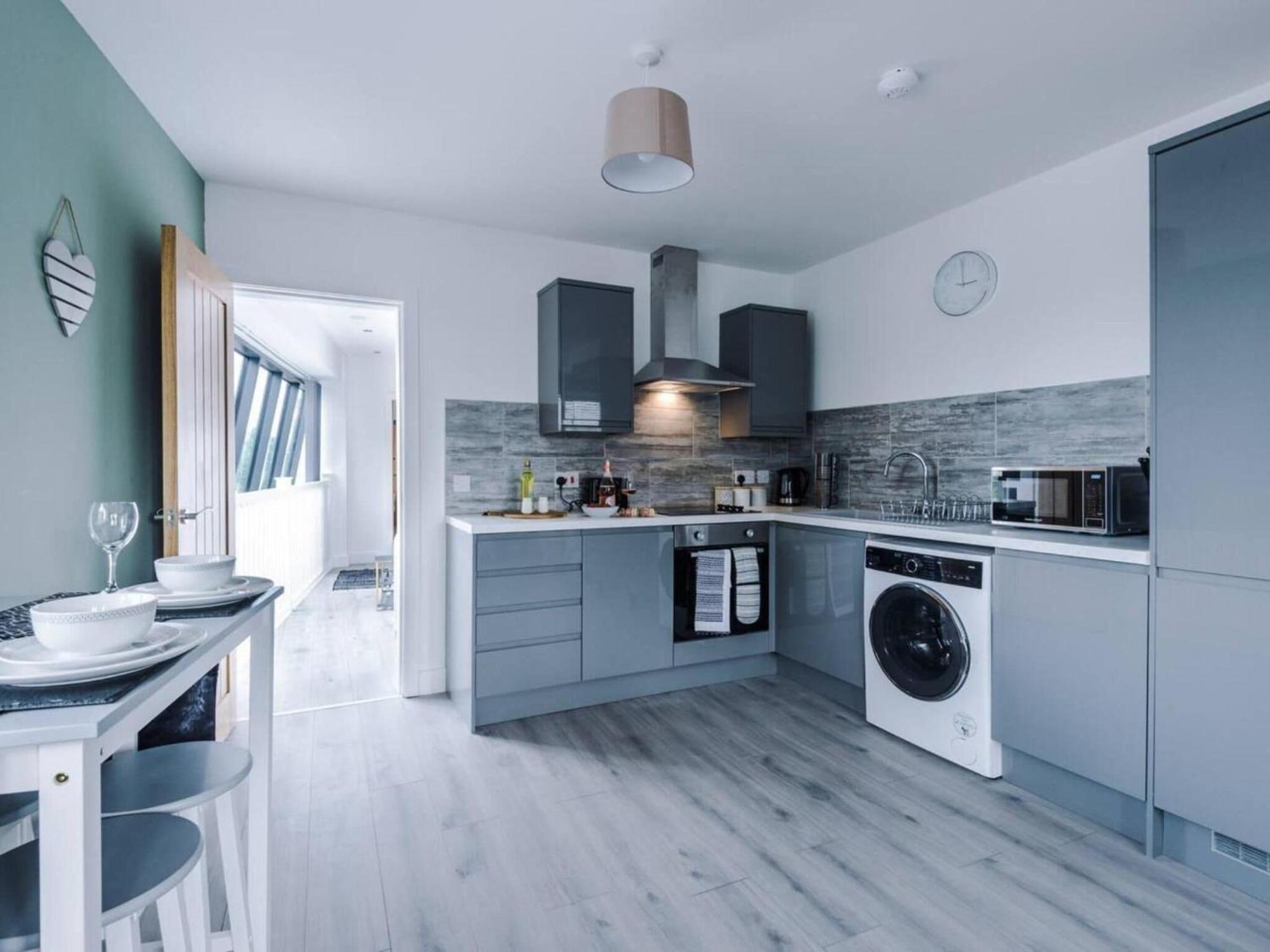Apartment The Ecclesian Deluxe Near Trafford Centre Eccles Train Station