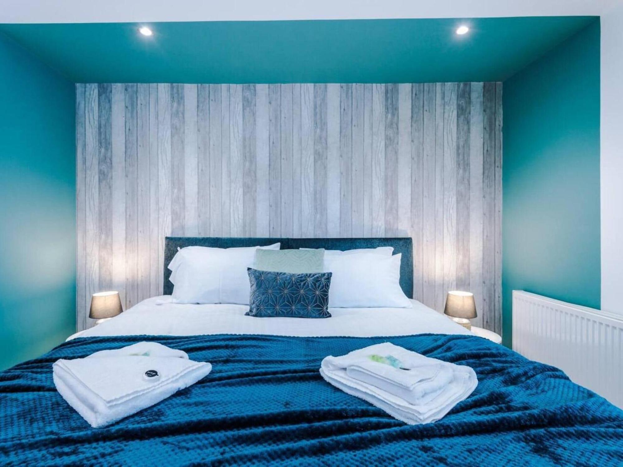 Apartment The Ecclesian Deluxe Near Trafford Centre Eccles Train Station