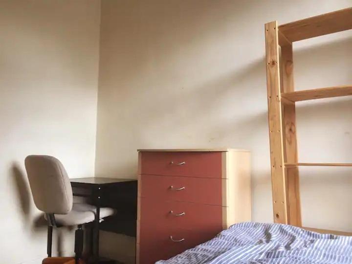 Single Room - Town & University Nearby, 24H Bus, Airport-Linked Homestay *
