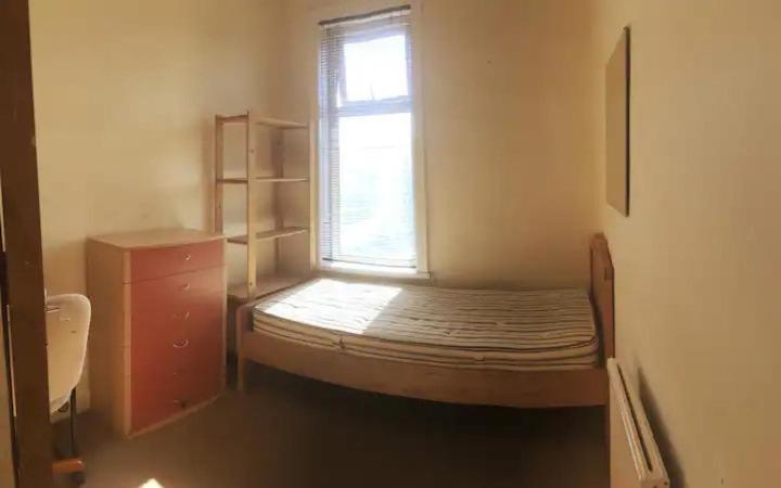 Single Room - Town & University Nearby, 24H Bus, Airport-Linked Homestay *