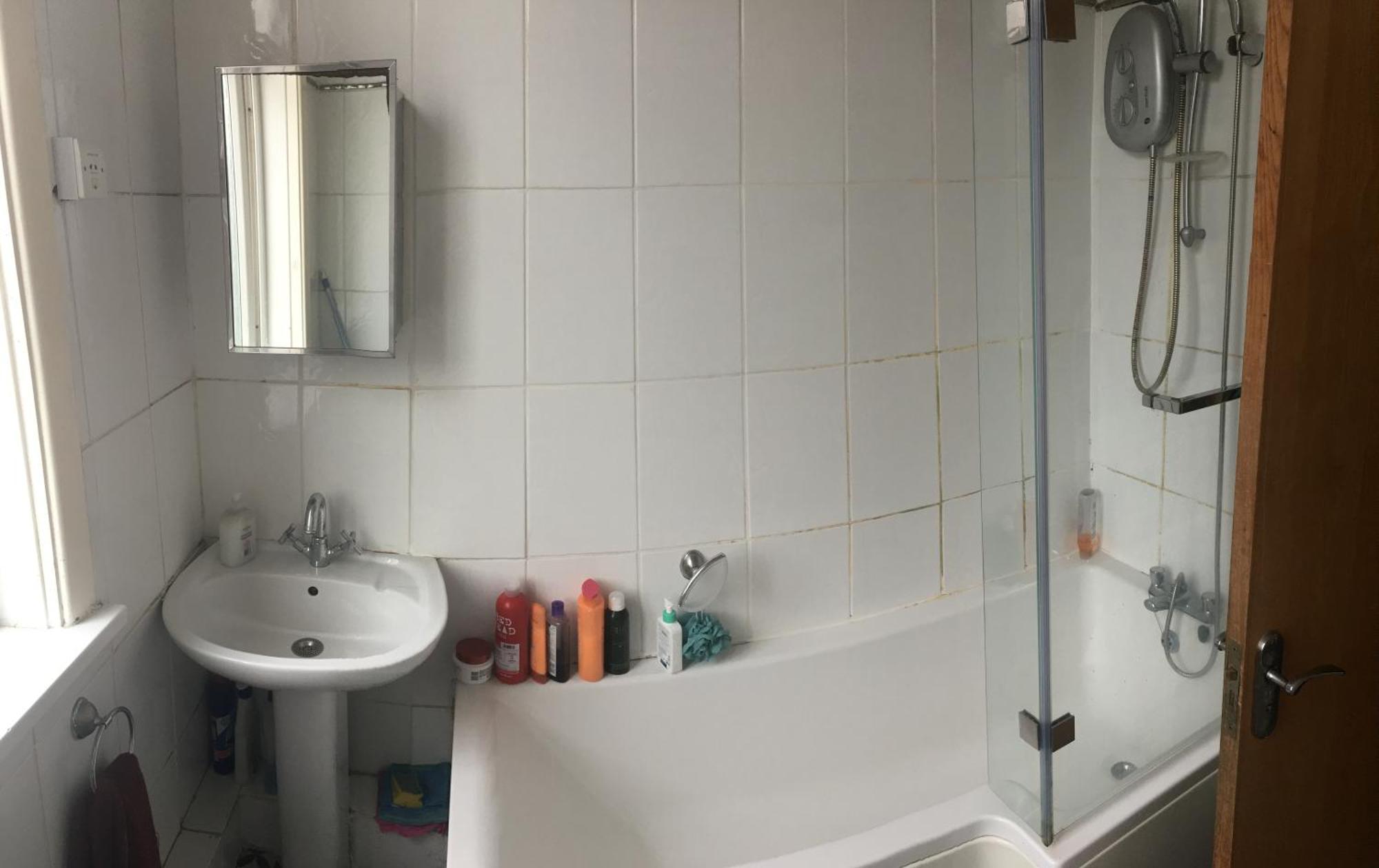 Single Room - Town & University Nearby, 24H Bus, Airport-Linked *
