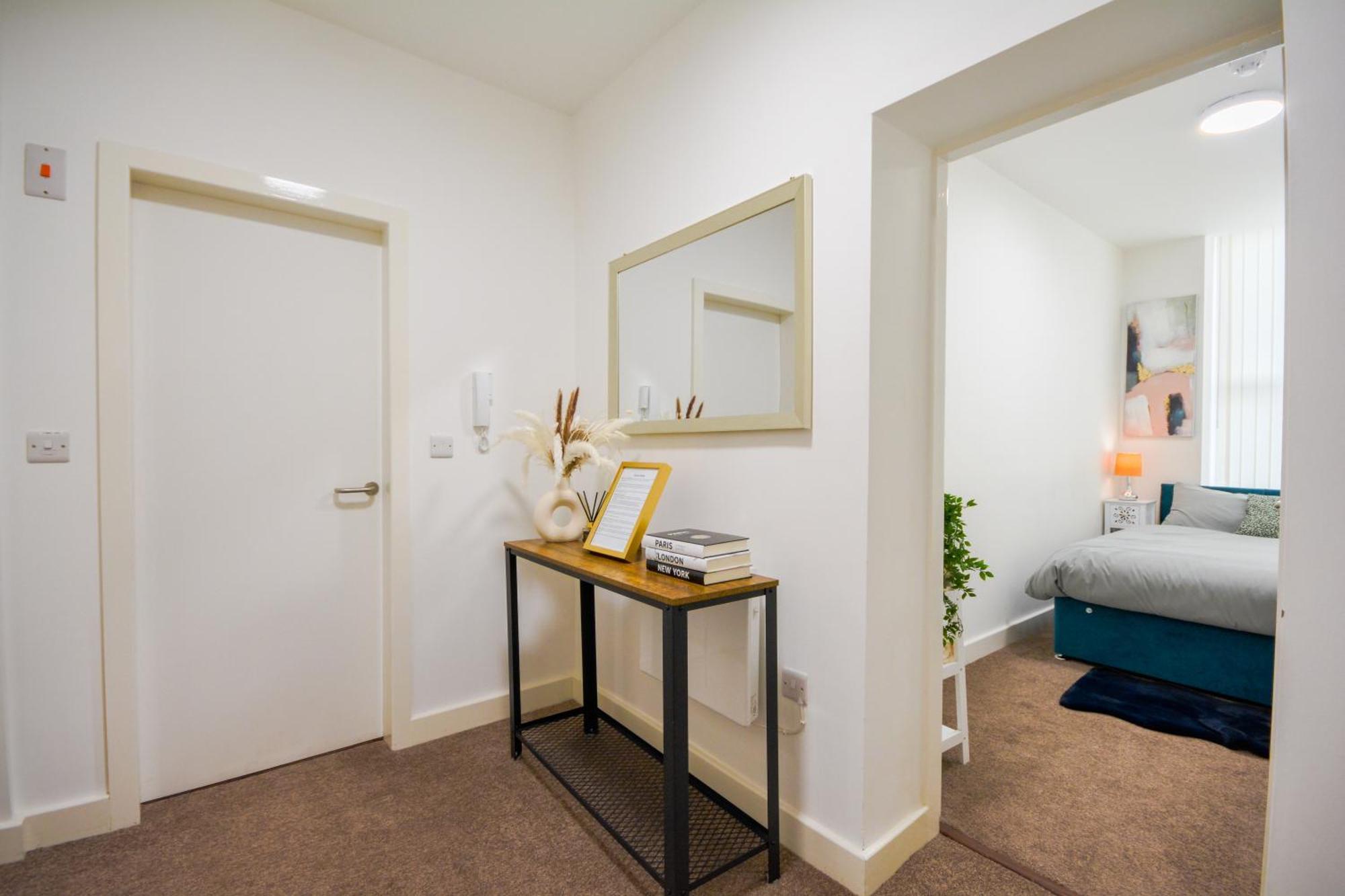 Apartment Stylish One-bedroom With Free Parking Sleeps 4 Manchester