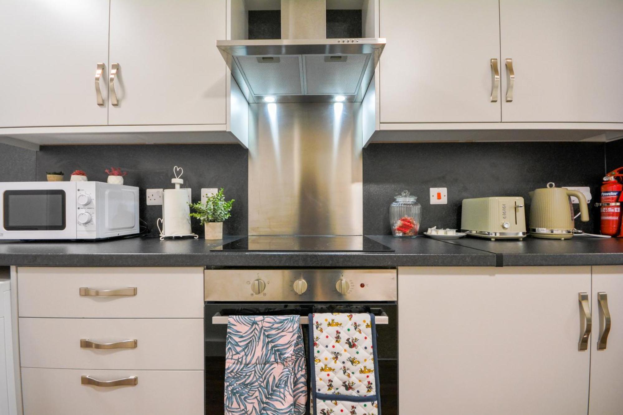 Apartment Stylish One-bedroom With Free Parking Sleeps 4 Manchester