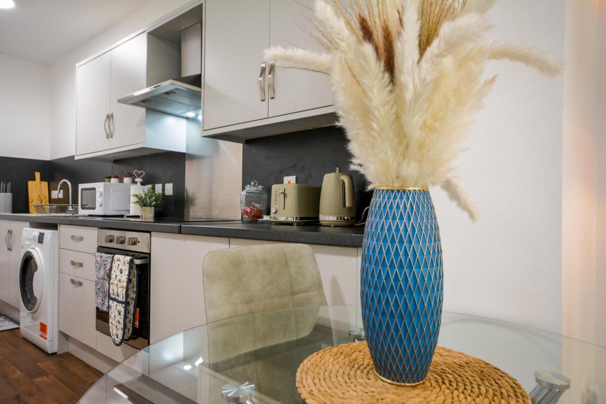 Apartment Stylish One-bedroom With Free Parking Sleeps 4 Manchester