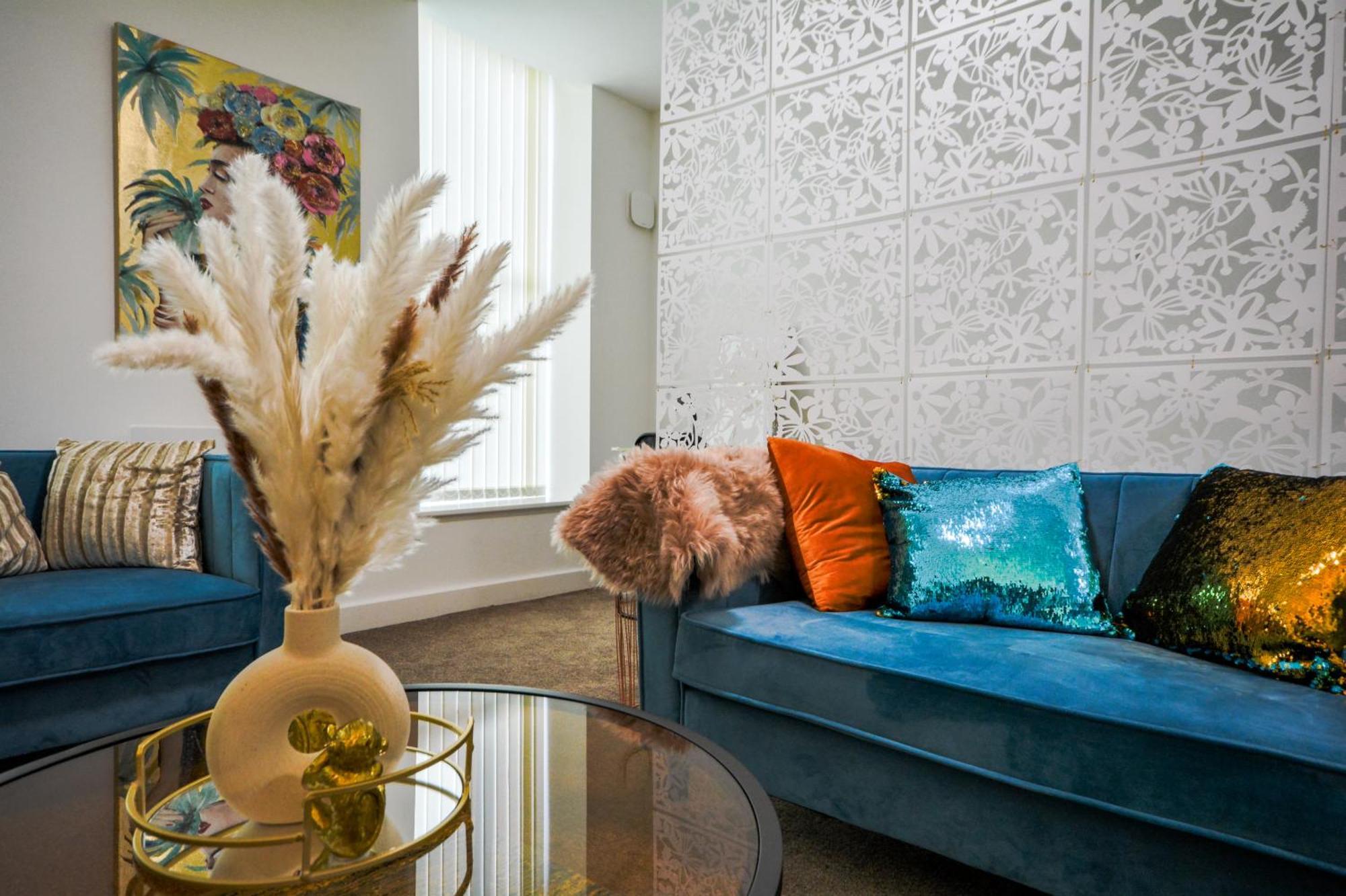 Apartment Stylish One-bedroom With Free Parking Sleeps 4 Manchester