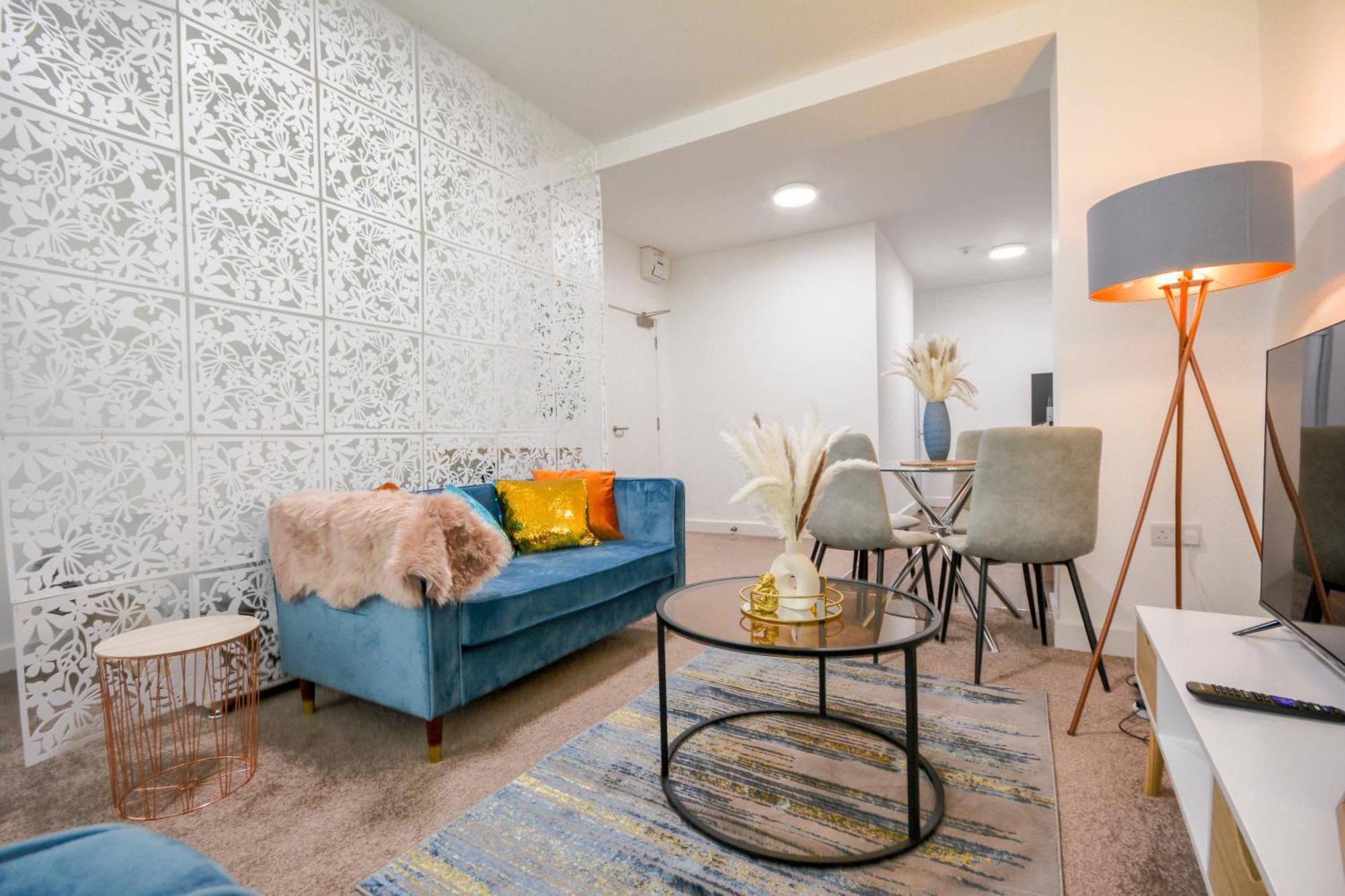 Stylish One-bedroom With Free Parking Sleeps 4 Manchester