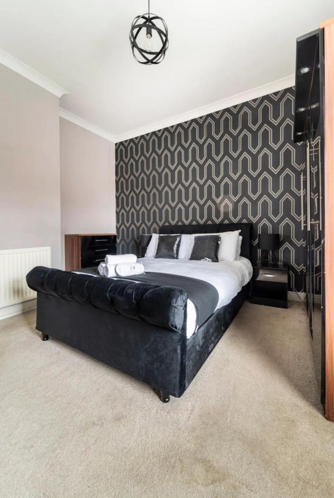 Apartment 3 Bedroom House With Modern Interior, Close To The Etihad Stadium Manchester