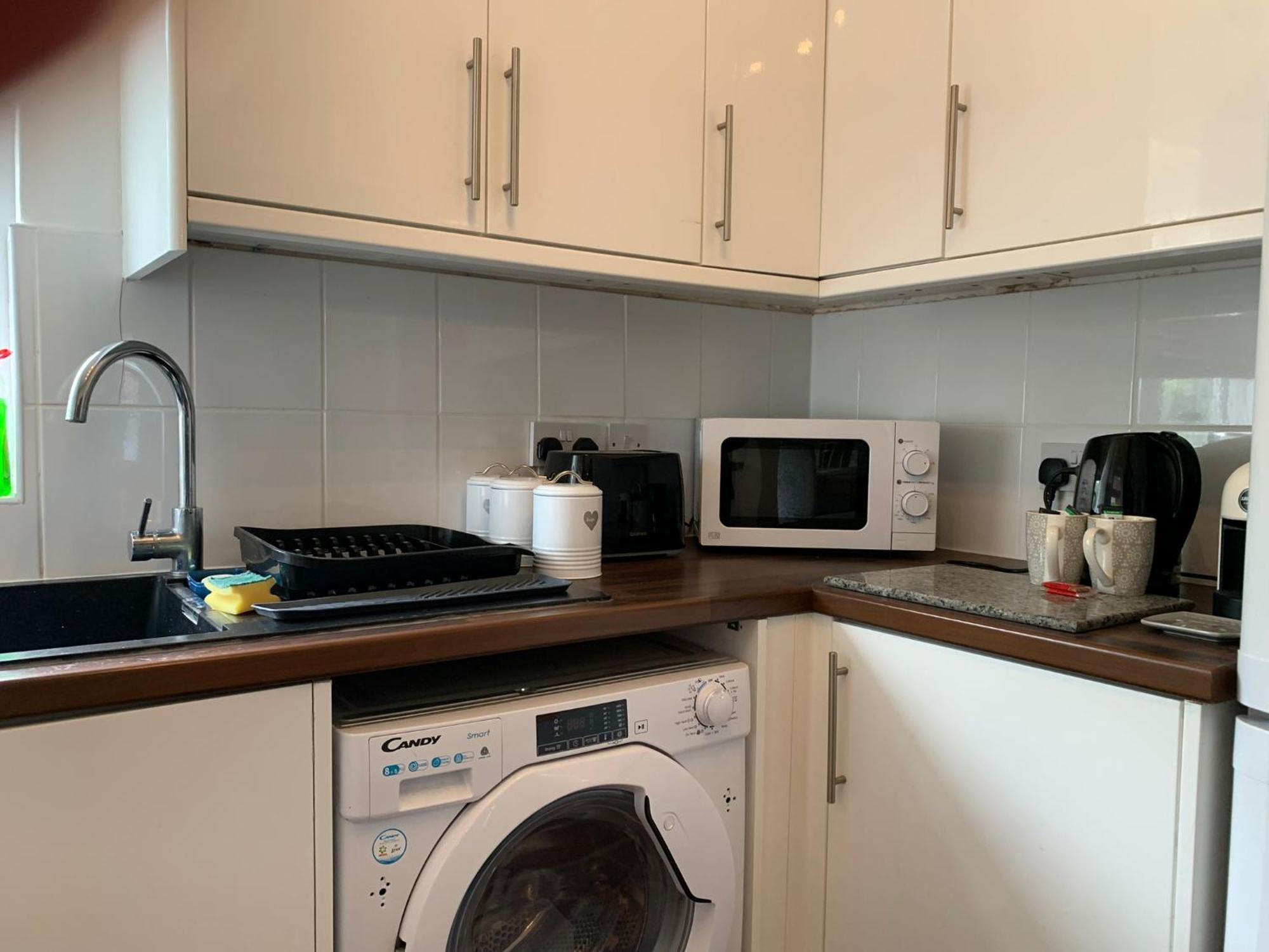 Apartment Beautifully Styled 2br With Garden