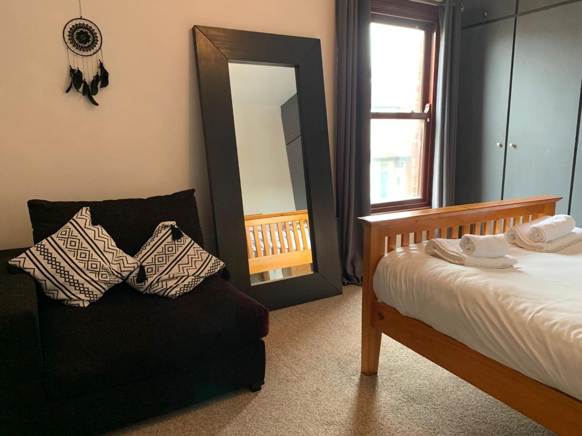 Apartment Beautifully Styled 2br With Garden *