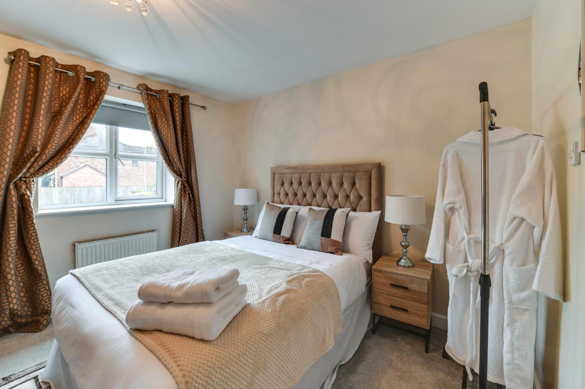Vakantiehuis Charming 2-bed House In Middleton Manchester