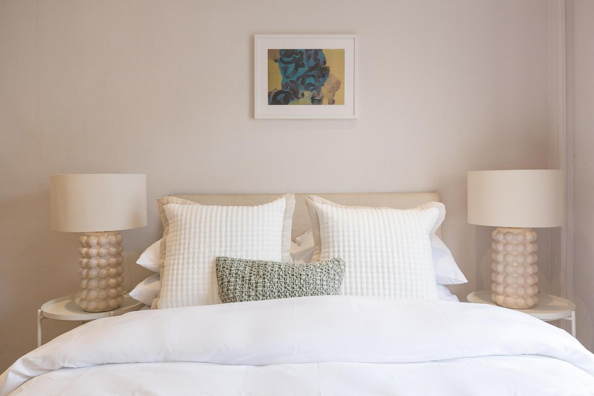 Spacious 4 Bedroom - Sleeps 8 Vakantiehuis *