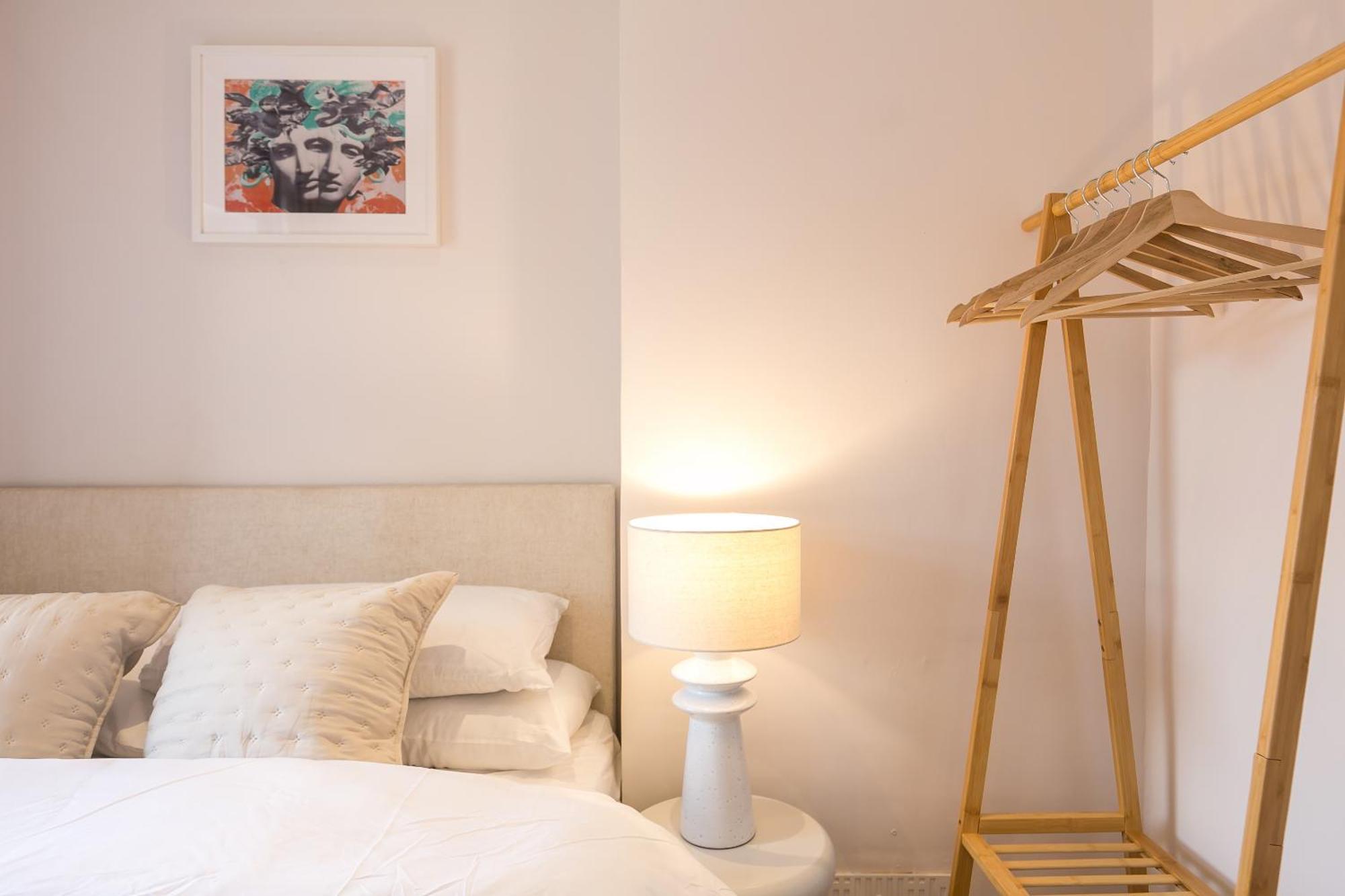Spacious 4 Bedroom - Sleeps 8 Vakantiehuis
