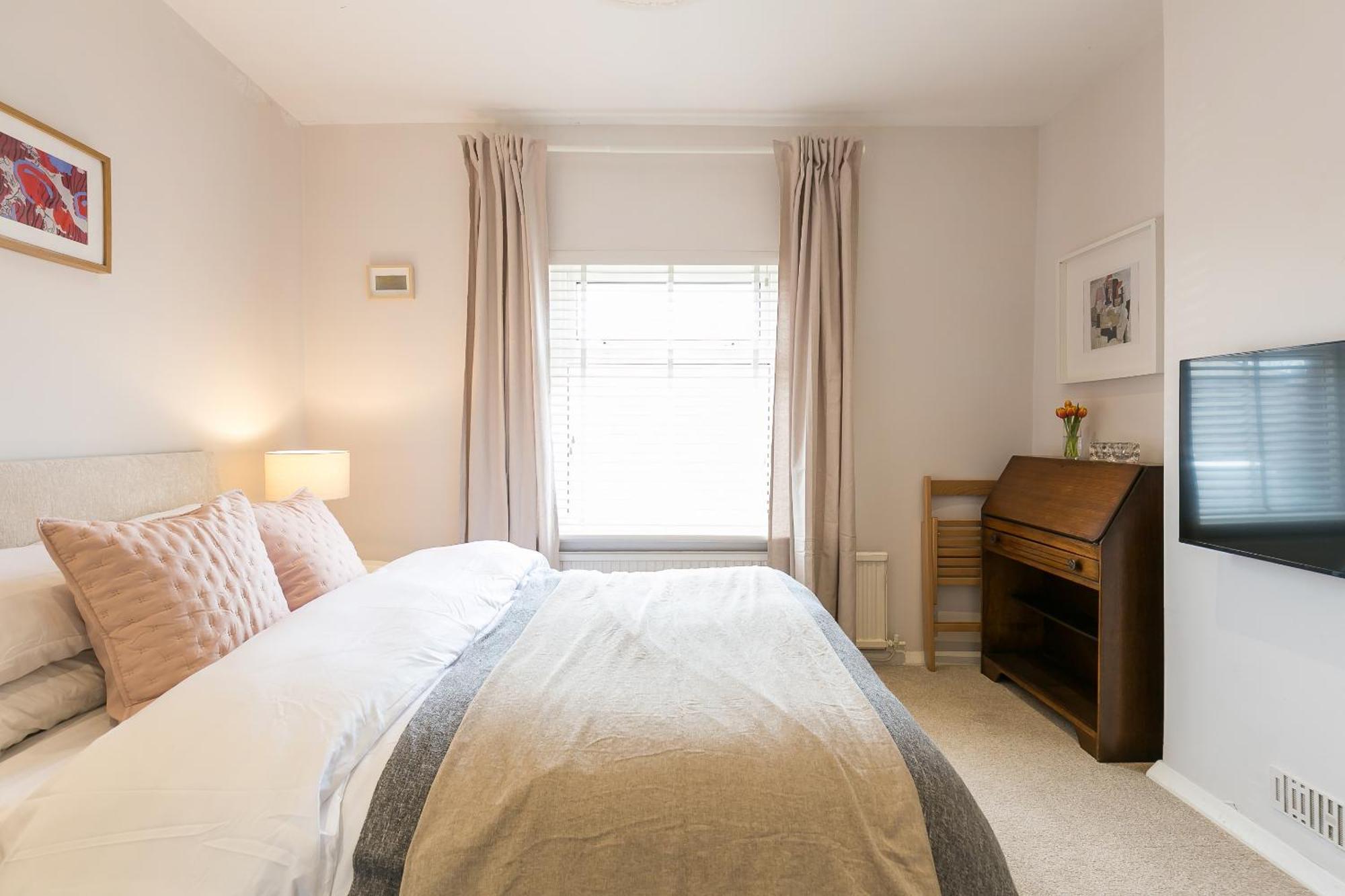 Spacious 4 Bedroom - Sleeps 8 Vakantiehuis