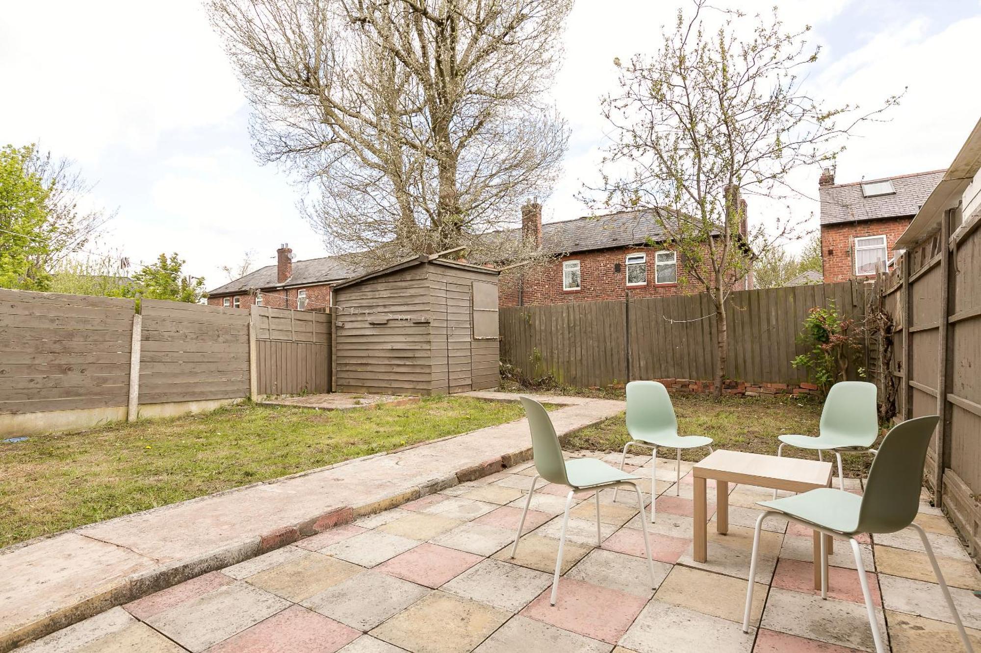 Vakantiehuis Spacious 4 Bedroom - Sleeps 8