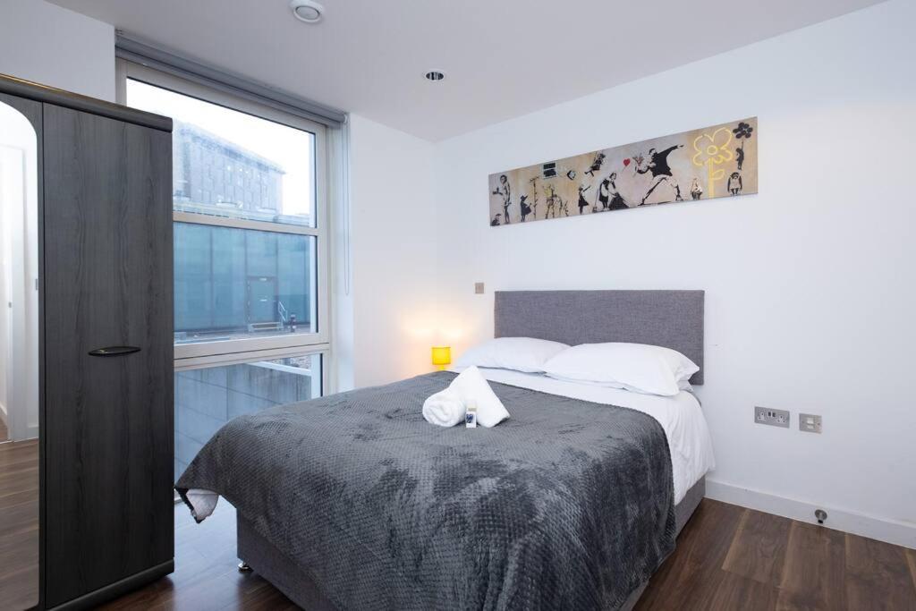 Stylish Mediacity 2bed, Sleeps 6, Amazing Views Appartement *