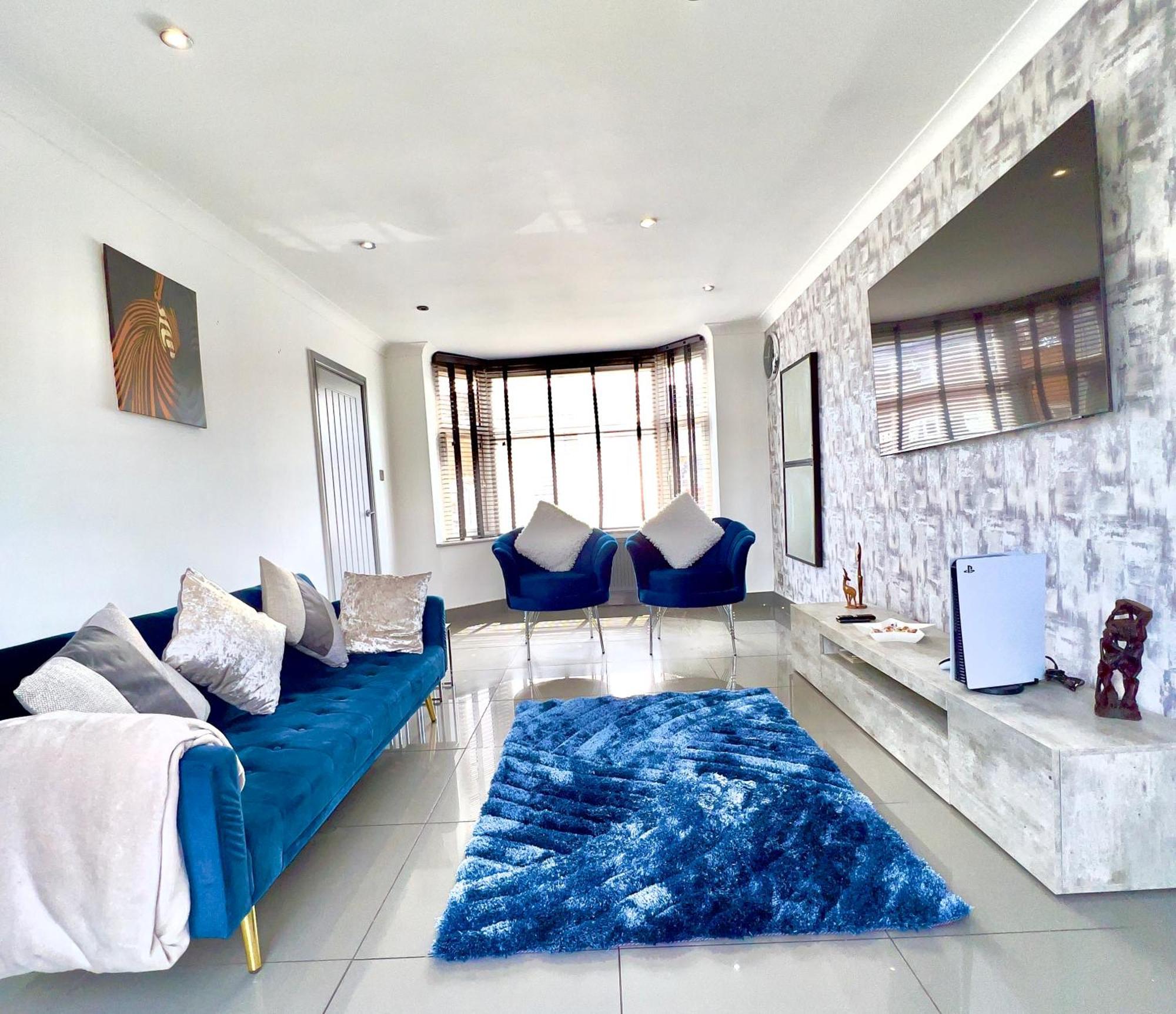Homestay The Grey Mansion *