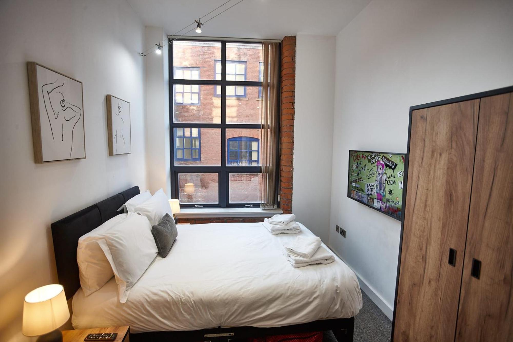 The Topaz Apartment