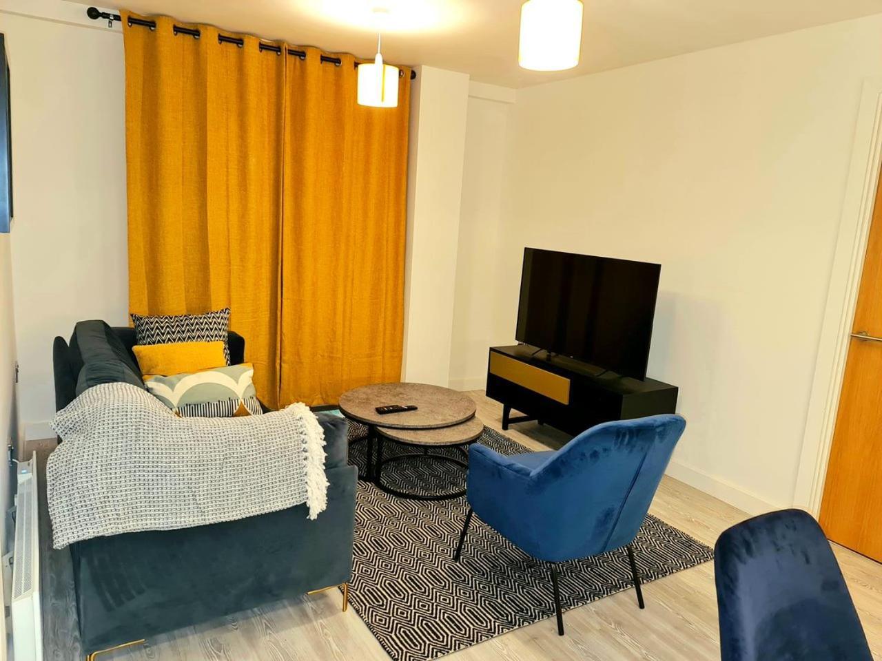 Exquisite Cosy 2-bed In Salford Apartment