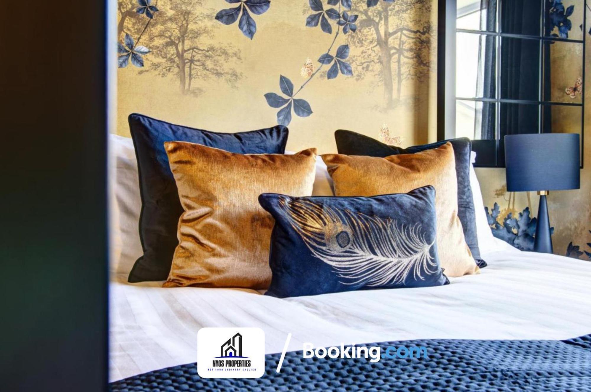 3 Bedroom By Nyos Short Lets & Serviced With Garden Vakantiehuis