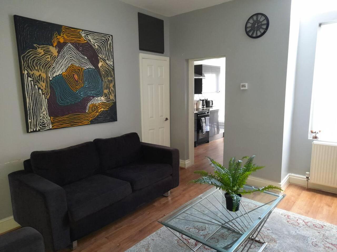 Stylish 4 Bed House - 15 Min To Centre * Manchester
