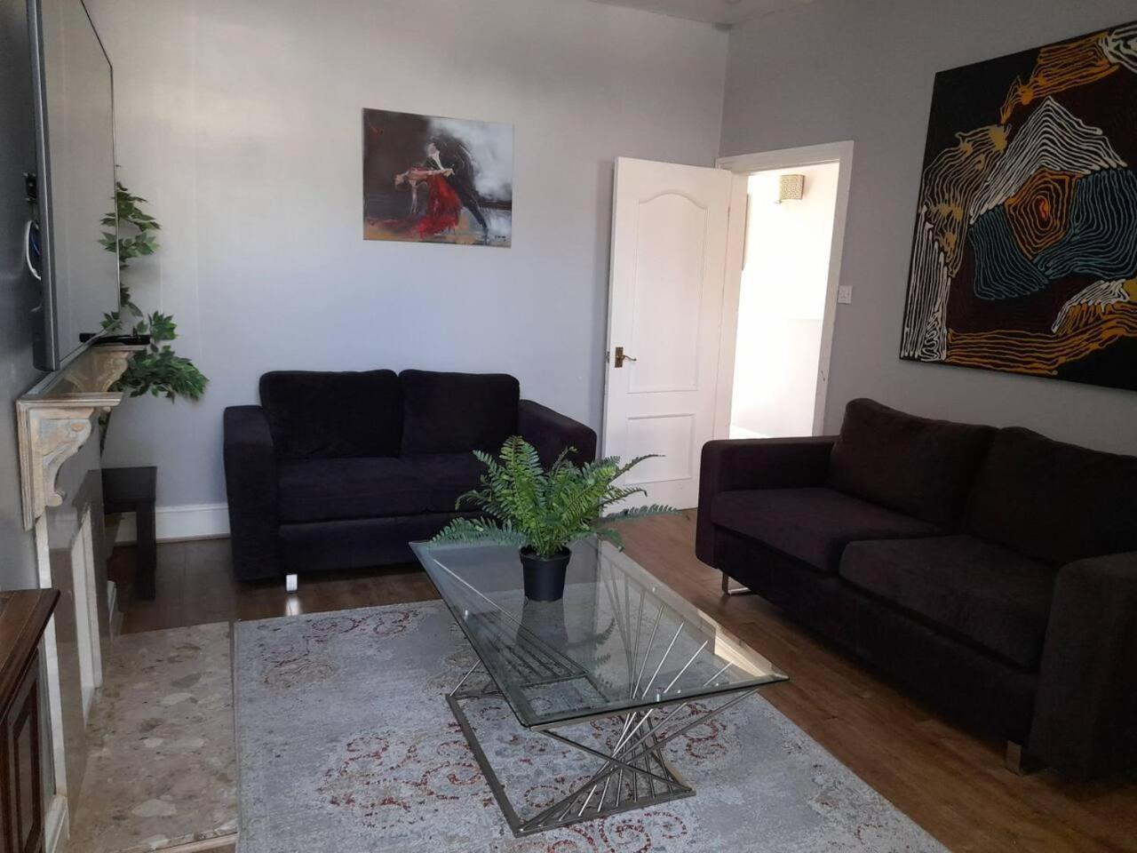 Vakantiehuis Stylish 4 Bed House - 15 Min To Centre *