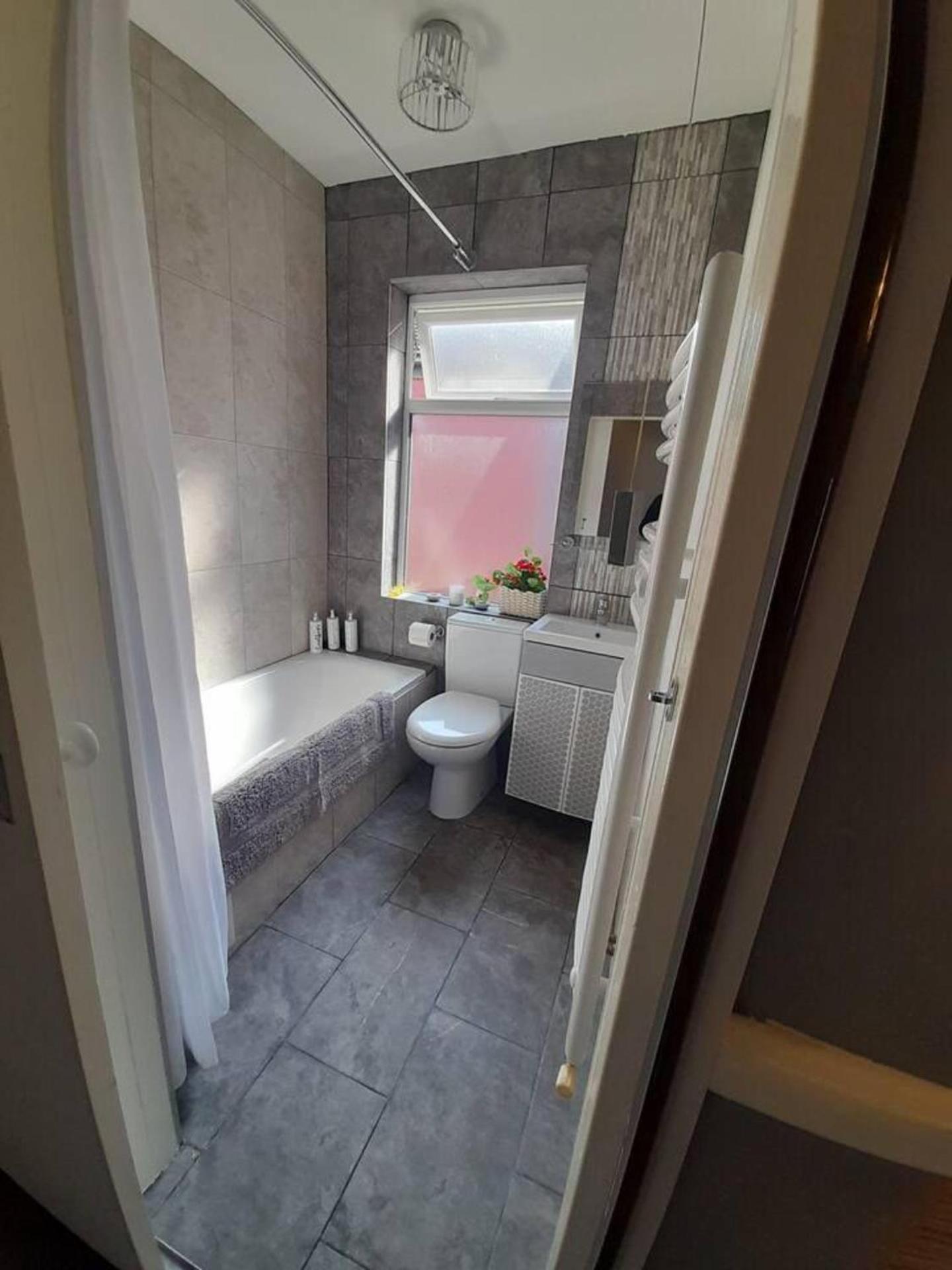 Stylish 4 Bed House - 15 Min To Centre * Manchester