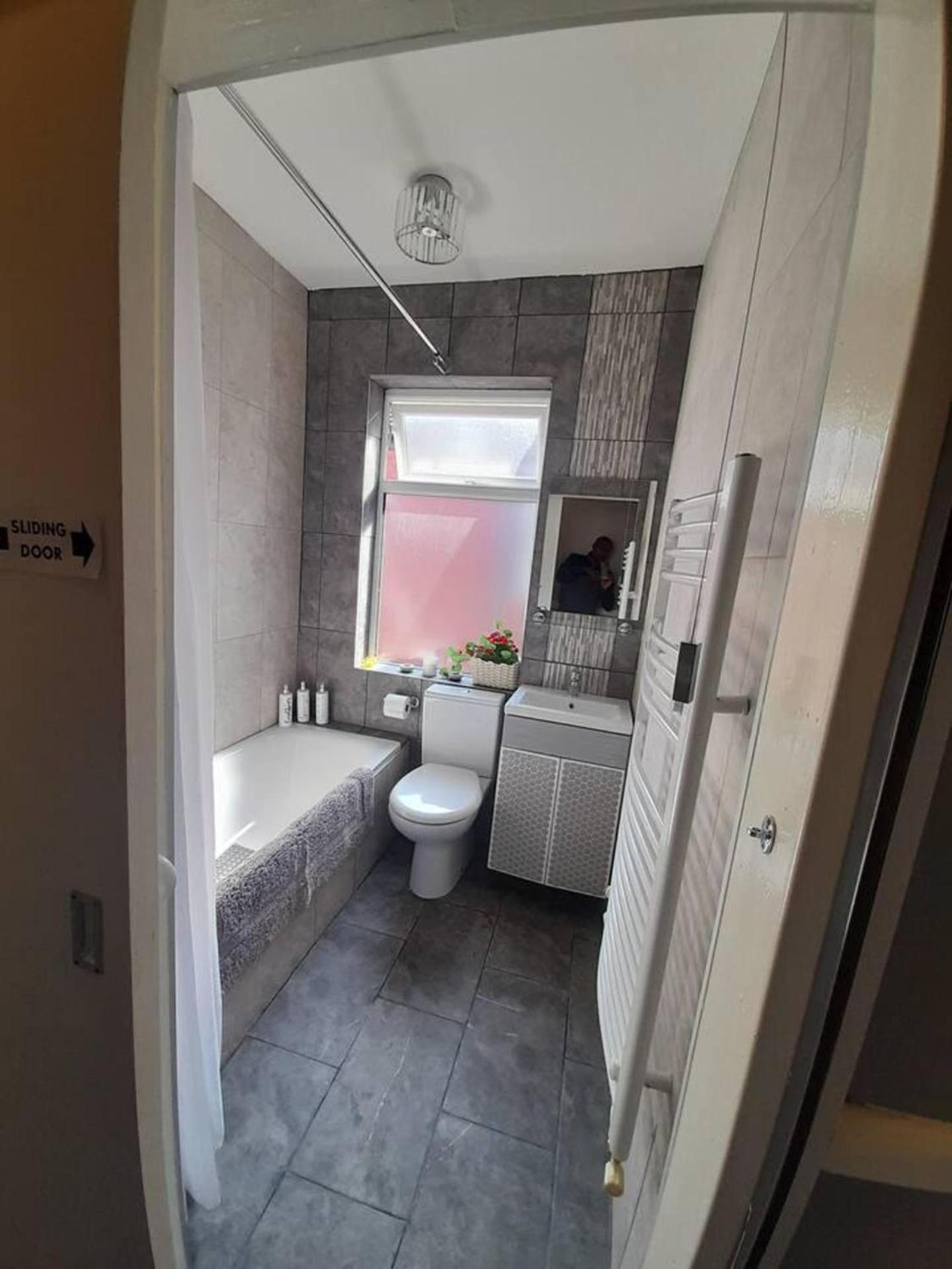 Stylish 4 Bed House - 15 Min To Centre * Manchester