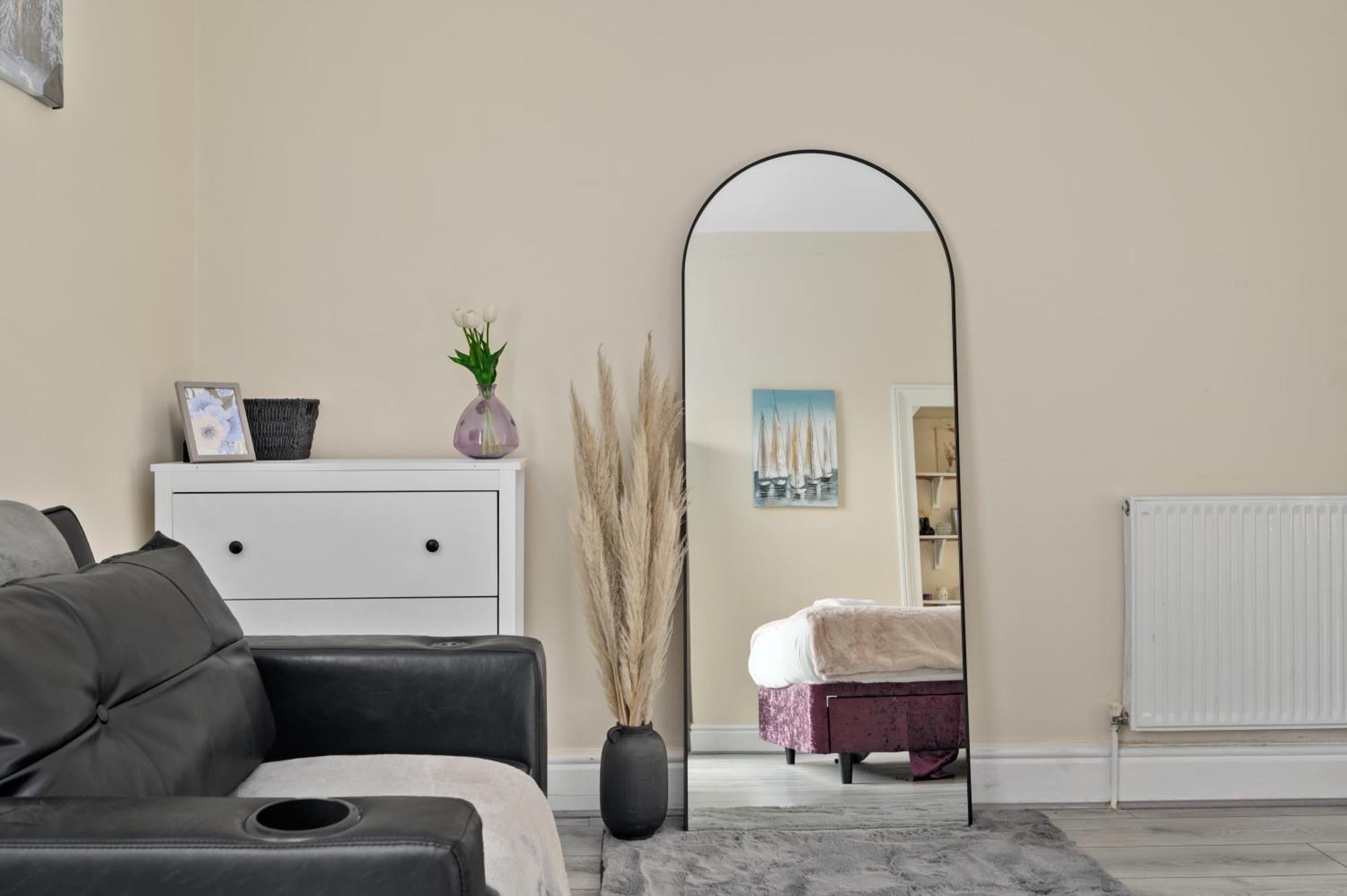 Holiday home 4 Bedroom House Near Centre Sleeps 10 Manchester