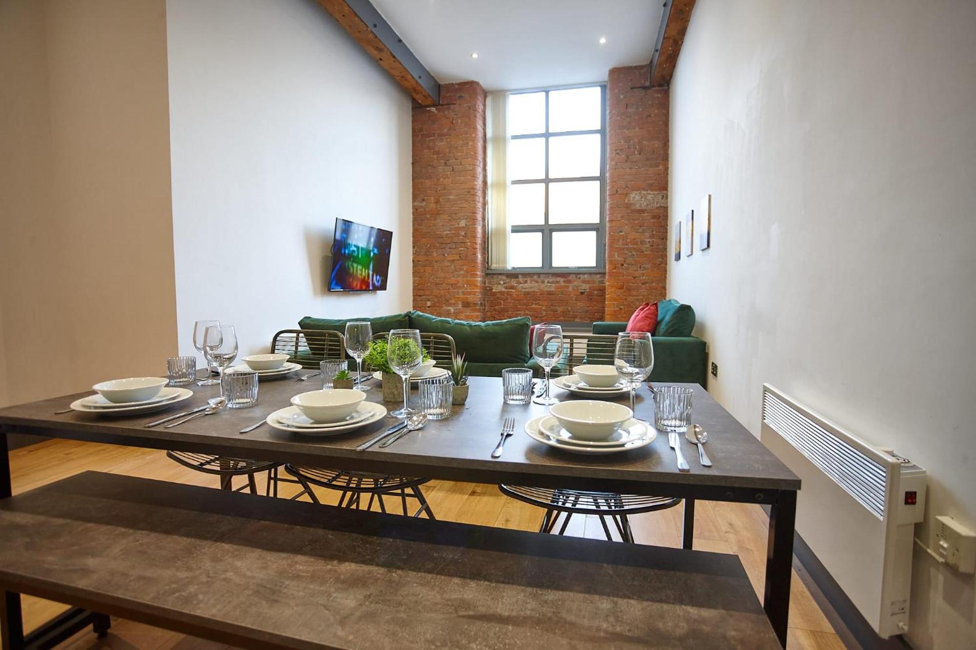 The Larimar * Manchester