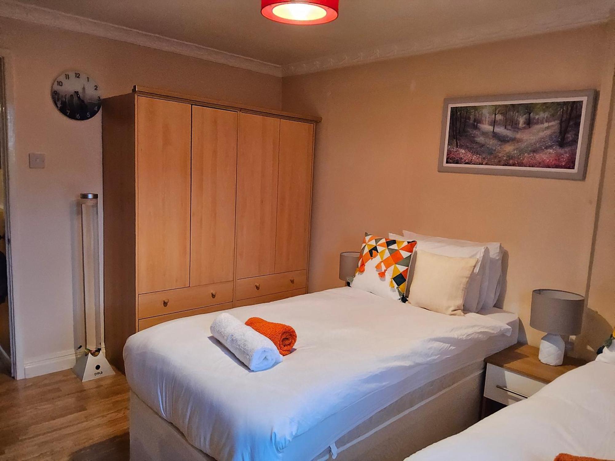 Bespoke Salford Quays - Garden, Wifi And Parking *