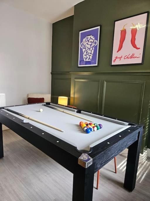 Beautiful Large House Free Parking 10 Mins To Centre Near Ao Arena Ideal For Groups Long Rates Holiday home Manchester