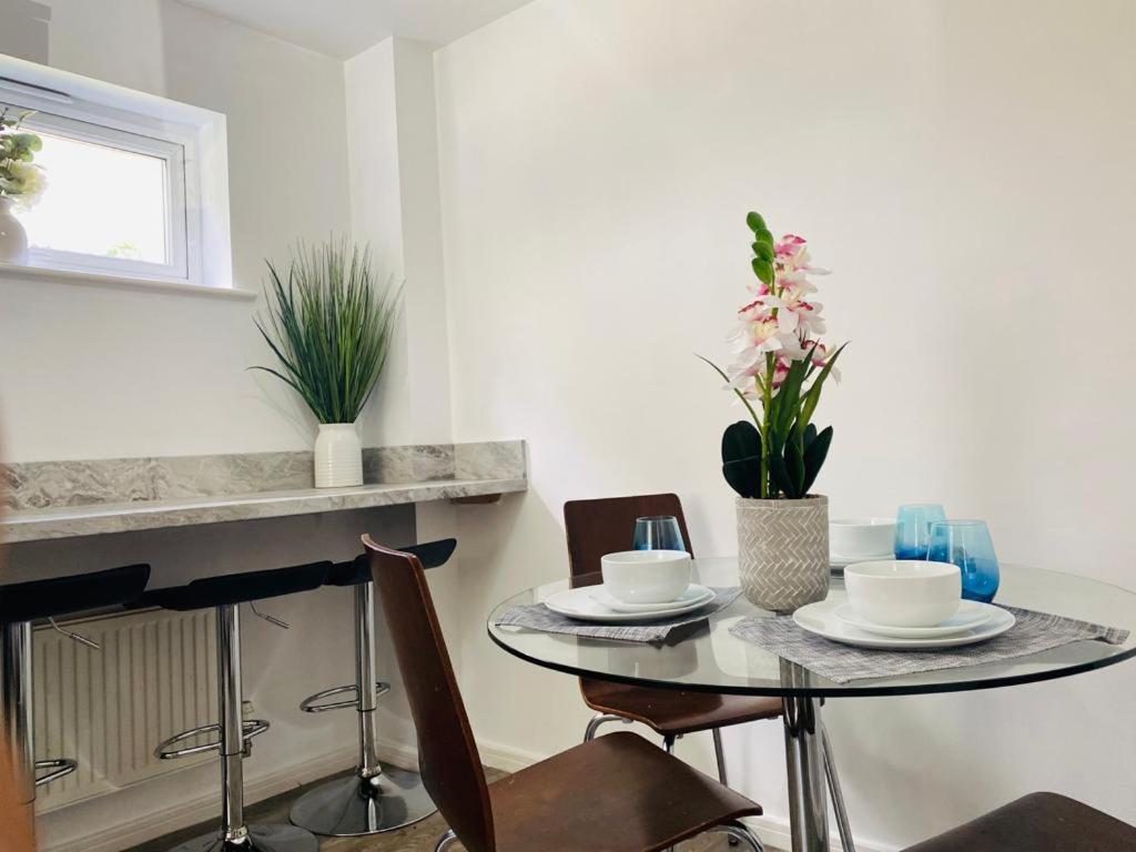 Modern, Stylish And Central *