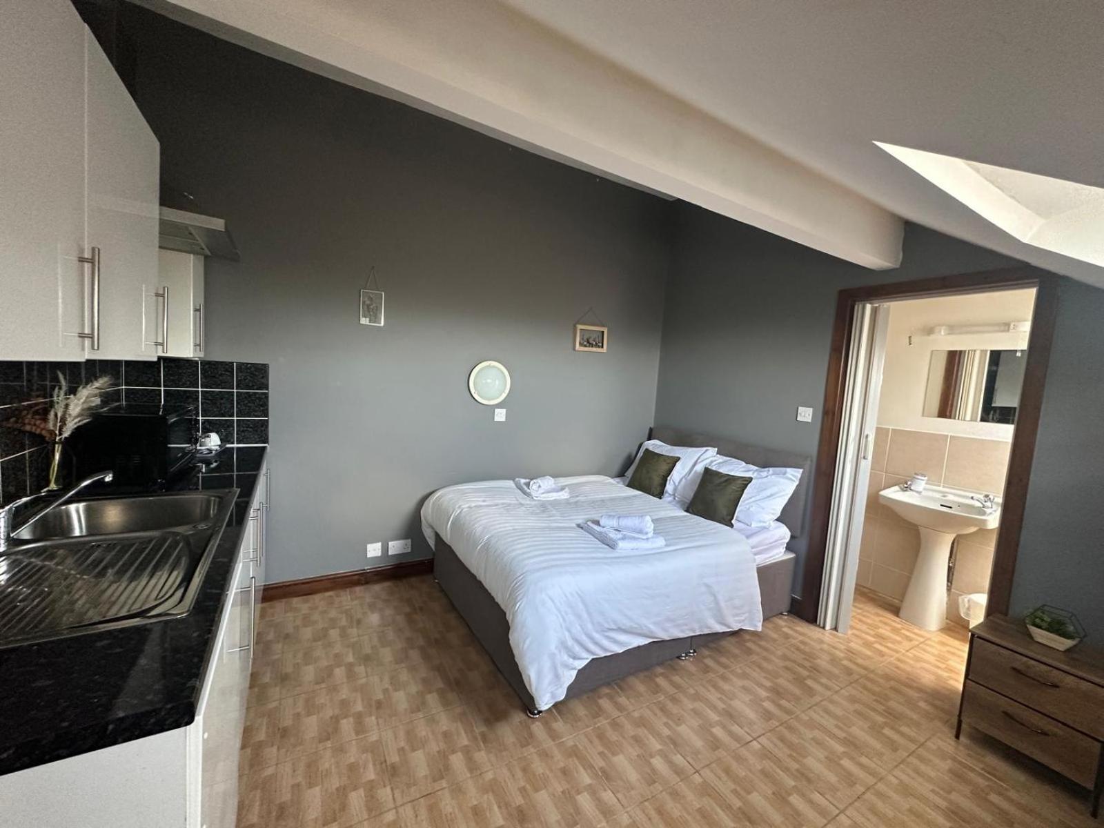 Guest house - Free Parking *