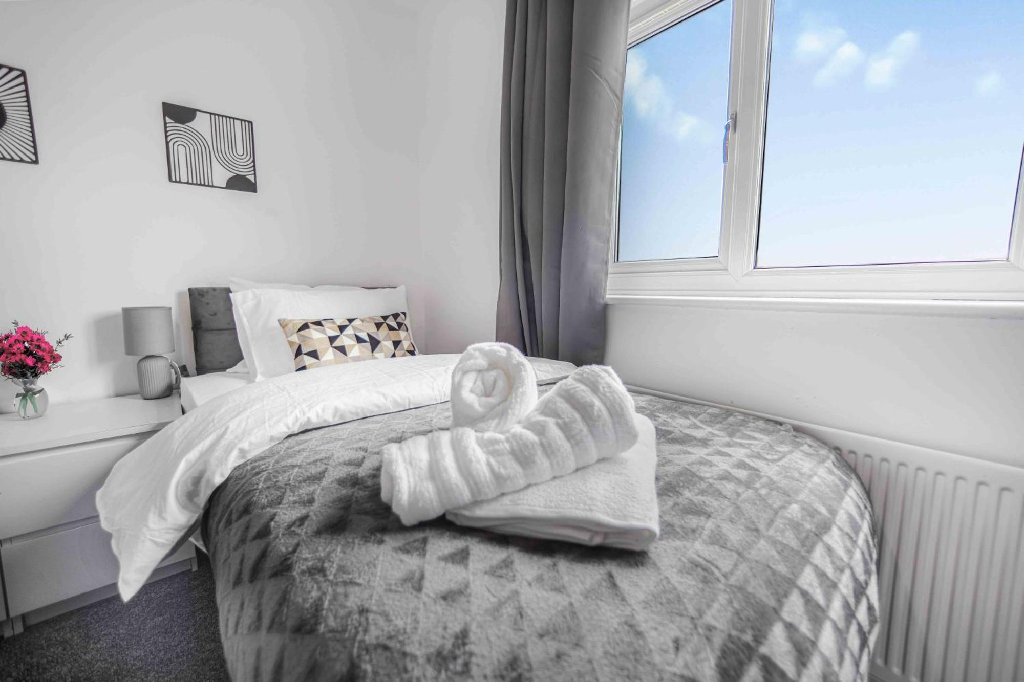Centre House, Perfect For Long Stays! Parking, Wifi, Outdoor Space Holiday home Manchester