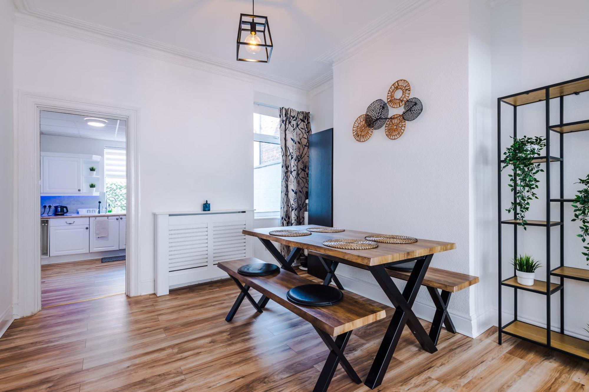 The Retreat Near Salford Quays *