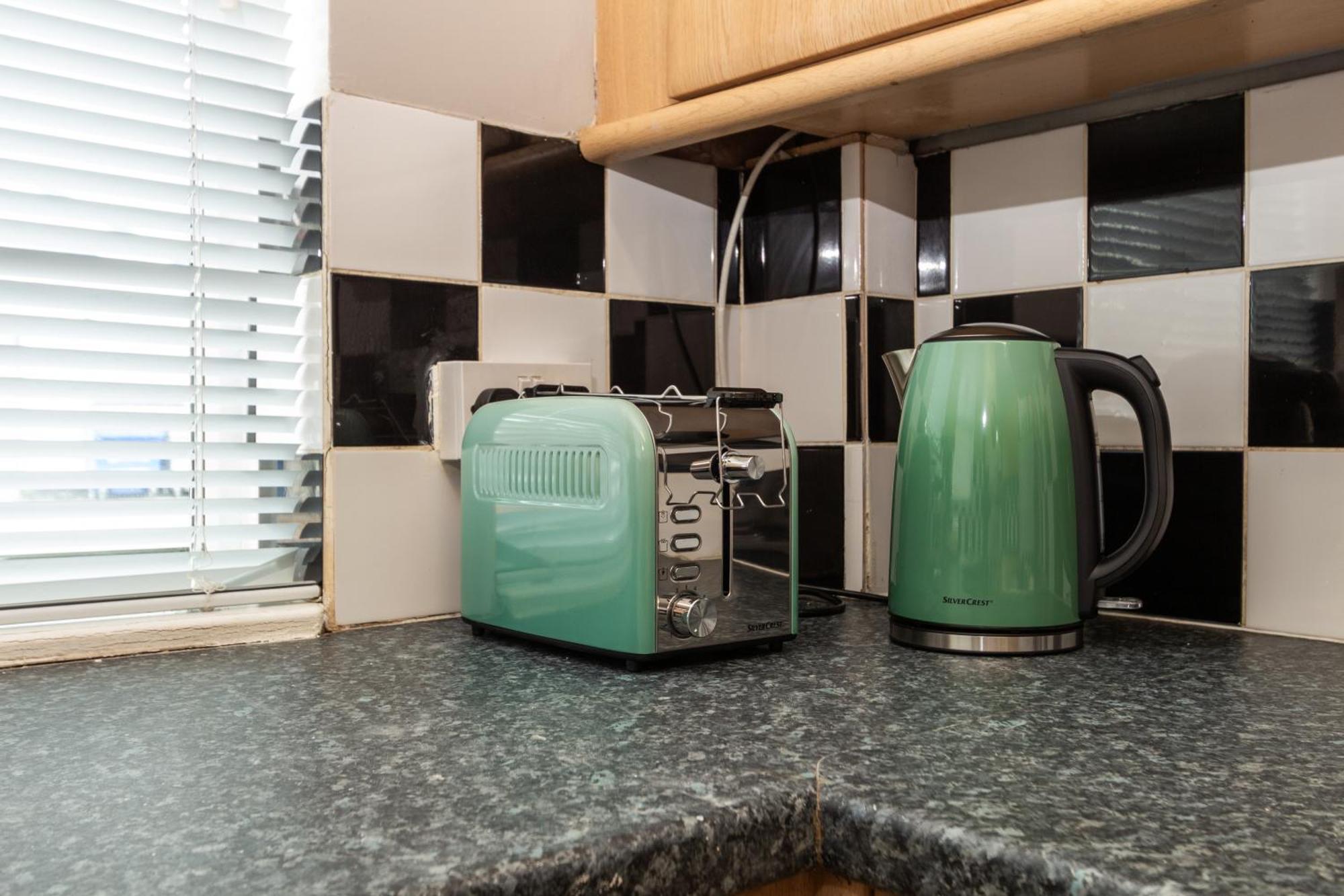 Spacious 3 - Private For 3 *