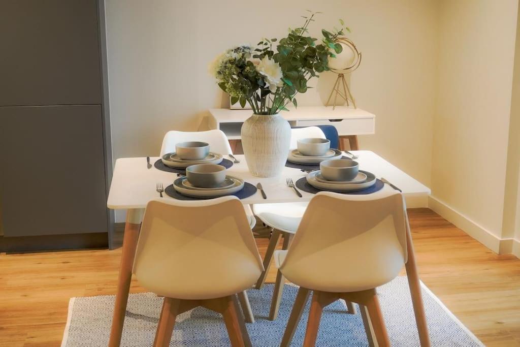 Retreat - Mcr - Free Netflix - Wifi - Parking Nearby Apartment