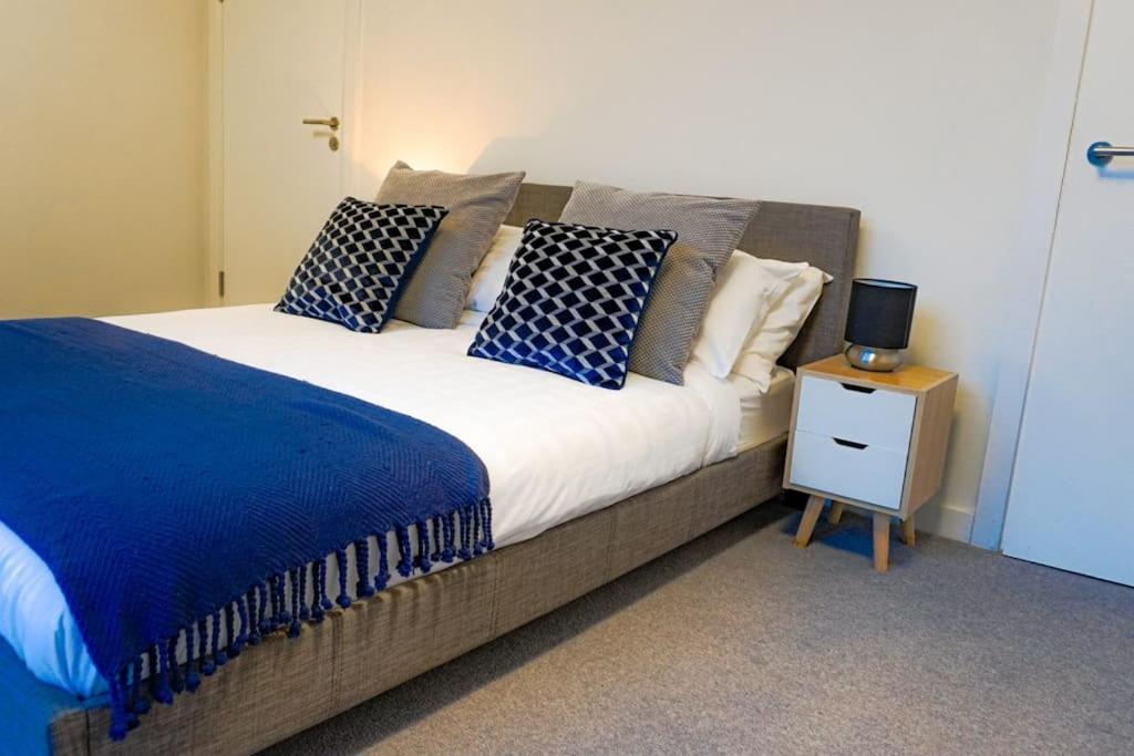 Retreat - Mcr - Free Netflix - Wifi - Parking Nearby *