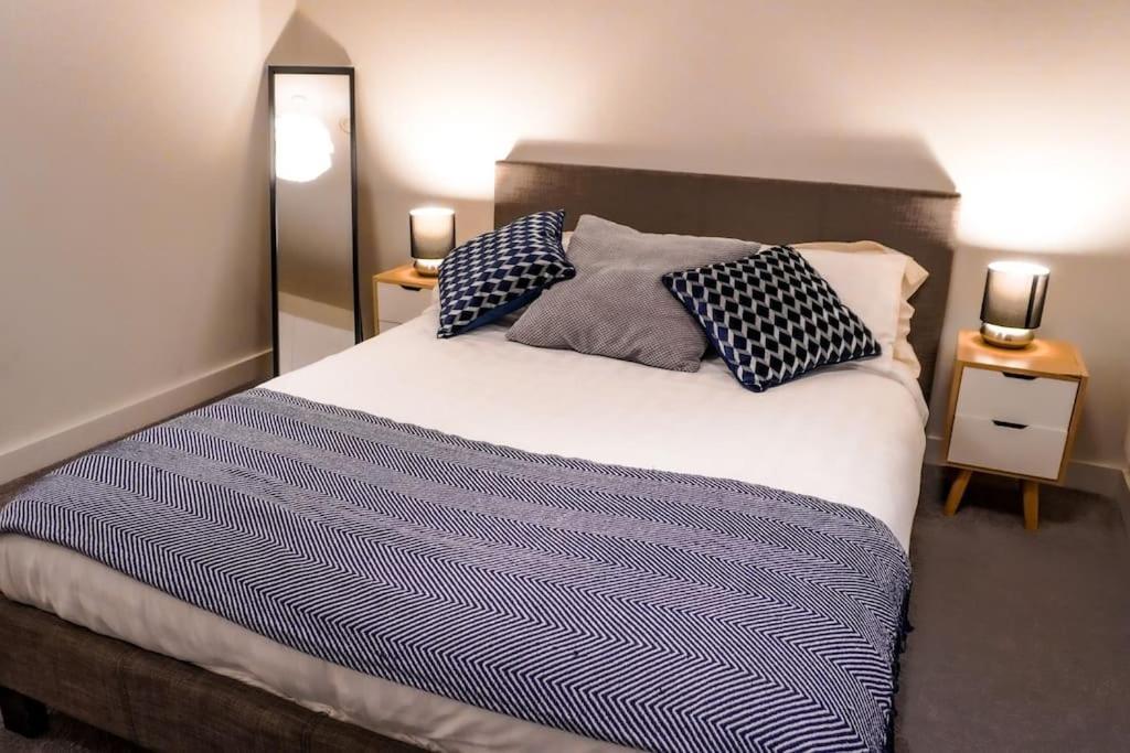 Apartment Retreat - Mcr - Free Netflix - Wifi - Parking Nearby Manchester